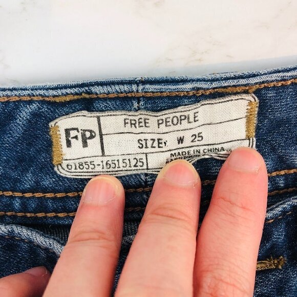 Free People Distressed Raw Hem Skinny Jean 25 - Picture 3 of 9